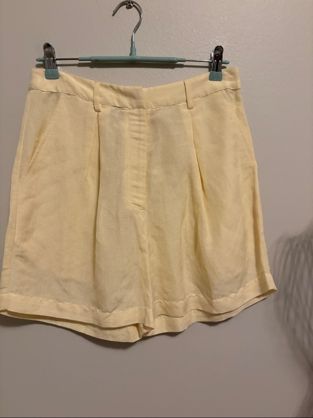 Mason’s Daughter Light Yellow Pleated High-Waist Linen Blend Shorts